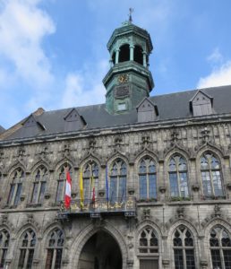 visiter mons